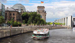 Schiff-Belevue-Reichstag-thumb